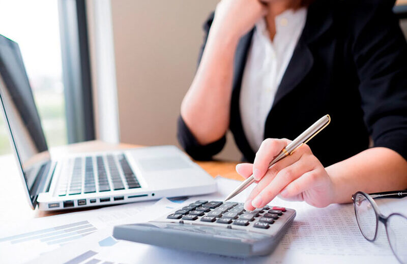 Бухгалтер (1) (1).jpg